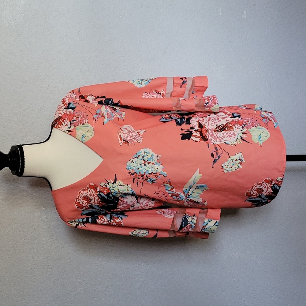 Women's size large floral top